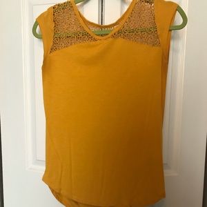 Old navy shirt sleeve top